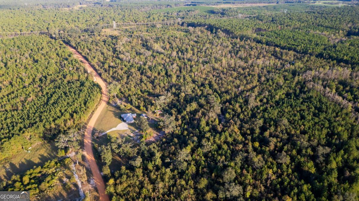4360 E River Road Baxley GA 31513