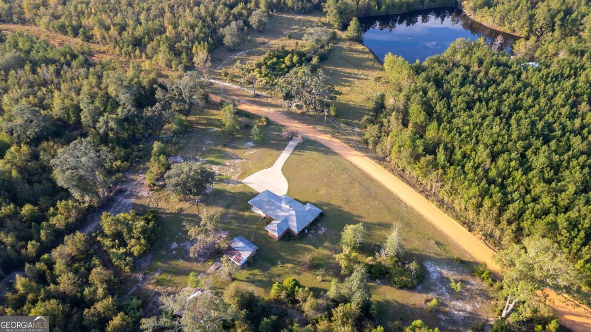 4360 E River Road Baxley GA 31513