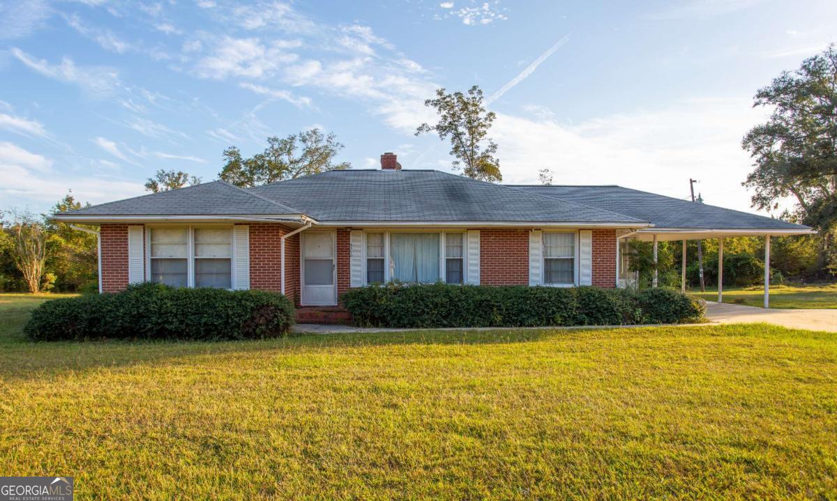 4360 E River Road Baxley GA 31513