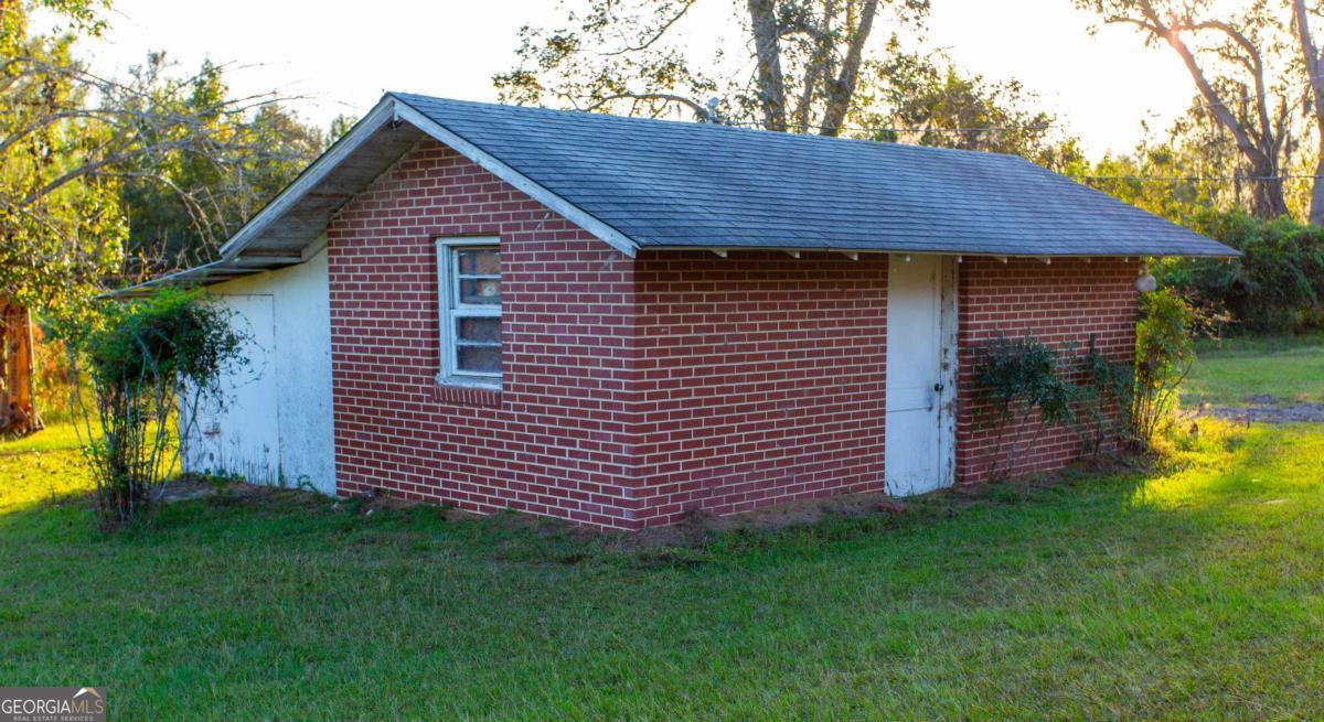 4360 E River Road Baxley GA 31513