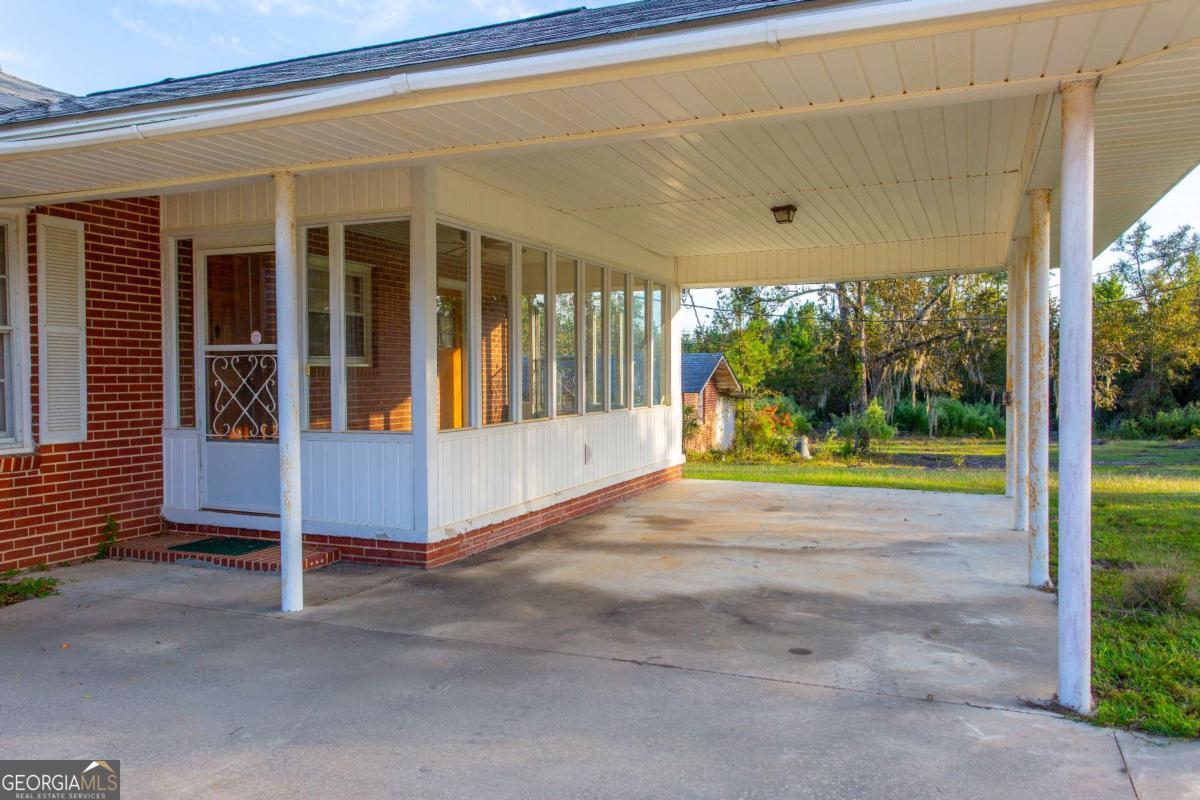 4360 E River Road Baxley GA 31513