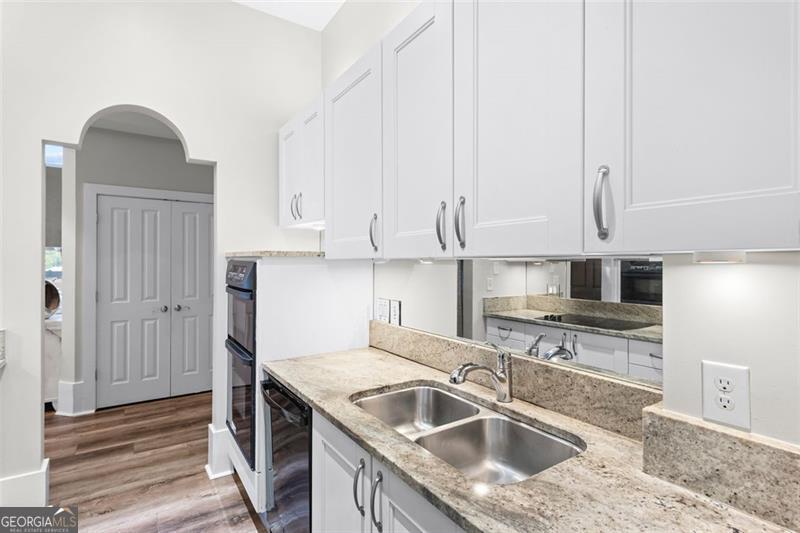 2881 Peachtree Road NE Atlanta GA 30305