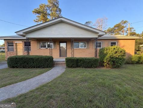 526 Soloman Street Swainsboro GA 30401