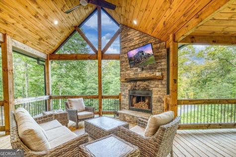284 Lees Ride Mccaysville GA 30555