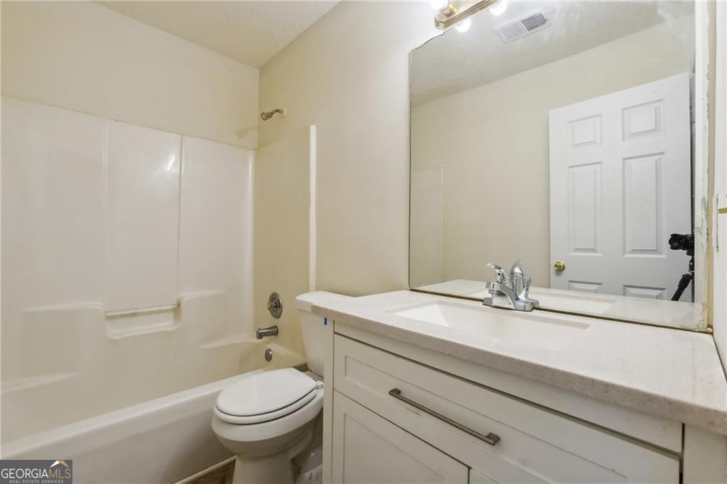 6445 Marsham Drive Atlanta GA 30349