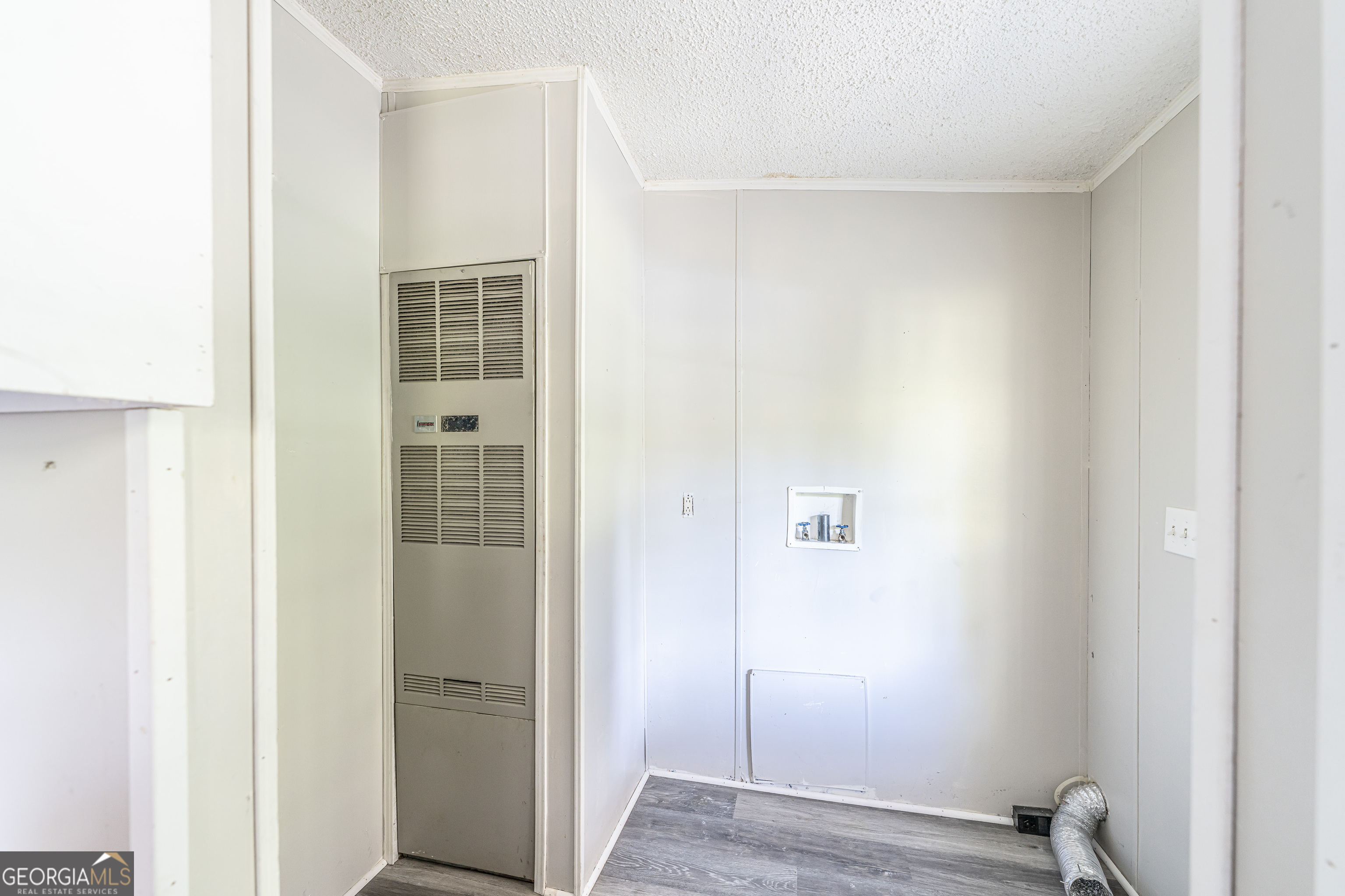 71 Kirk Road NW White GA 30184