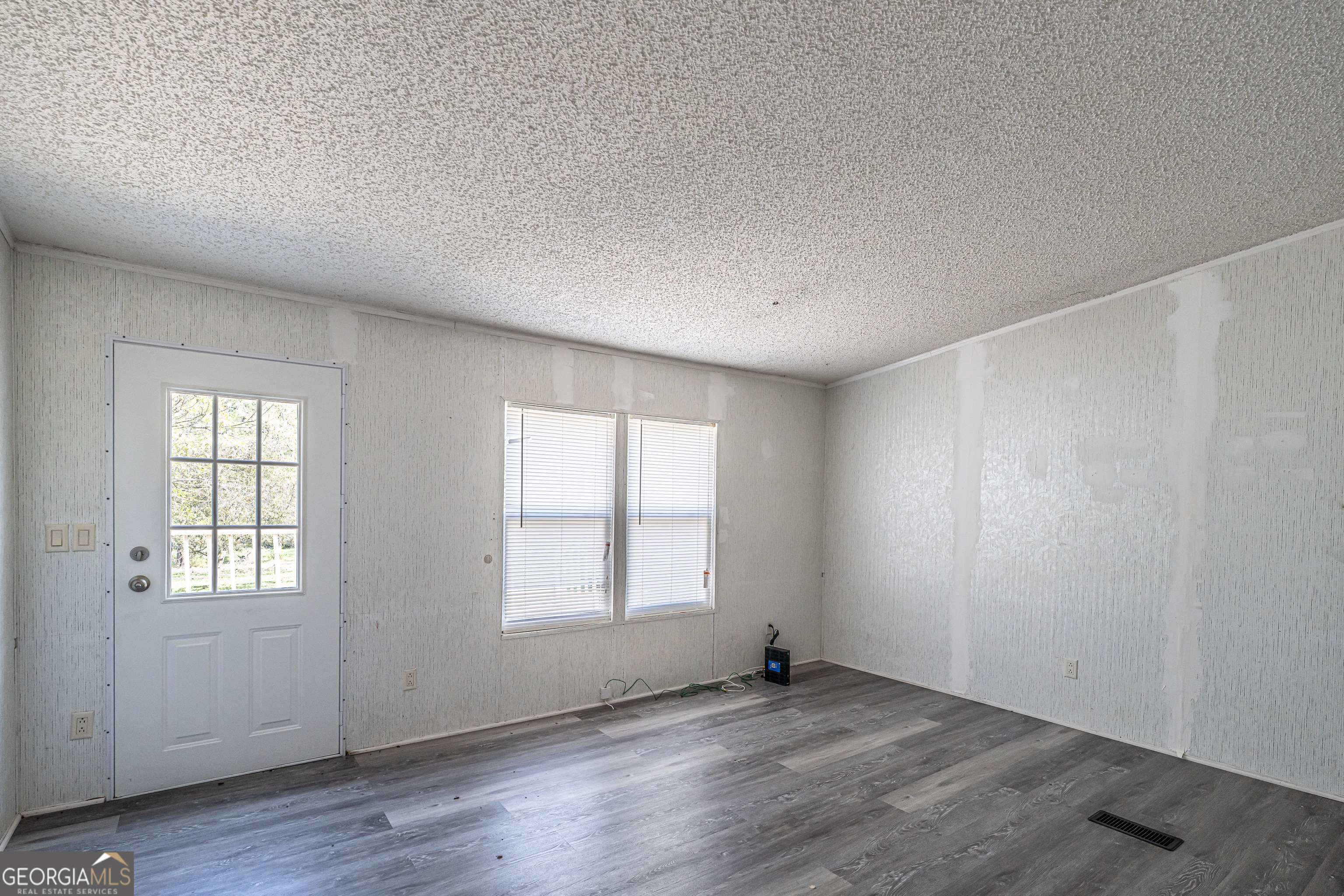 71 Kirk Road NW White GA 30184