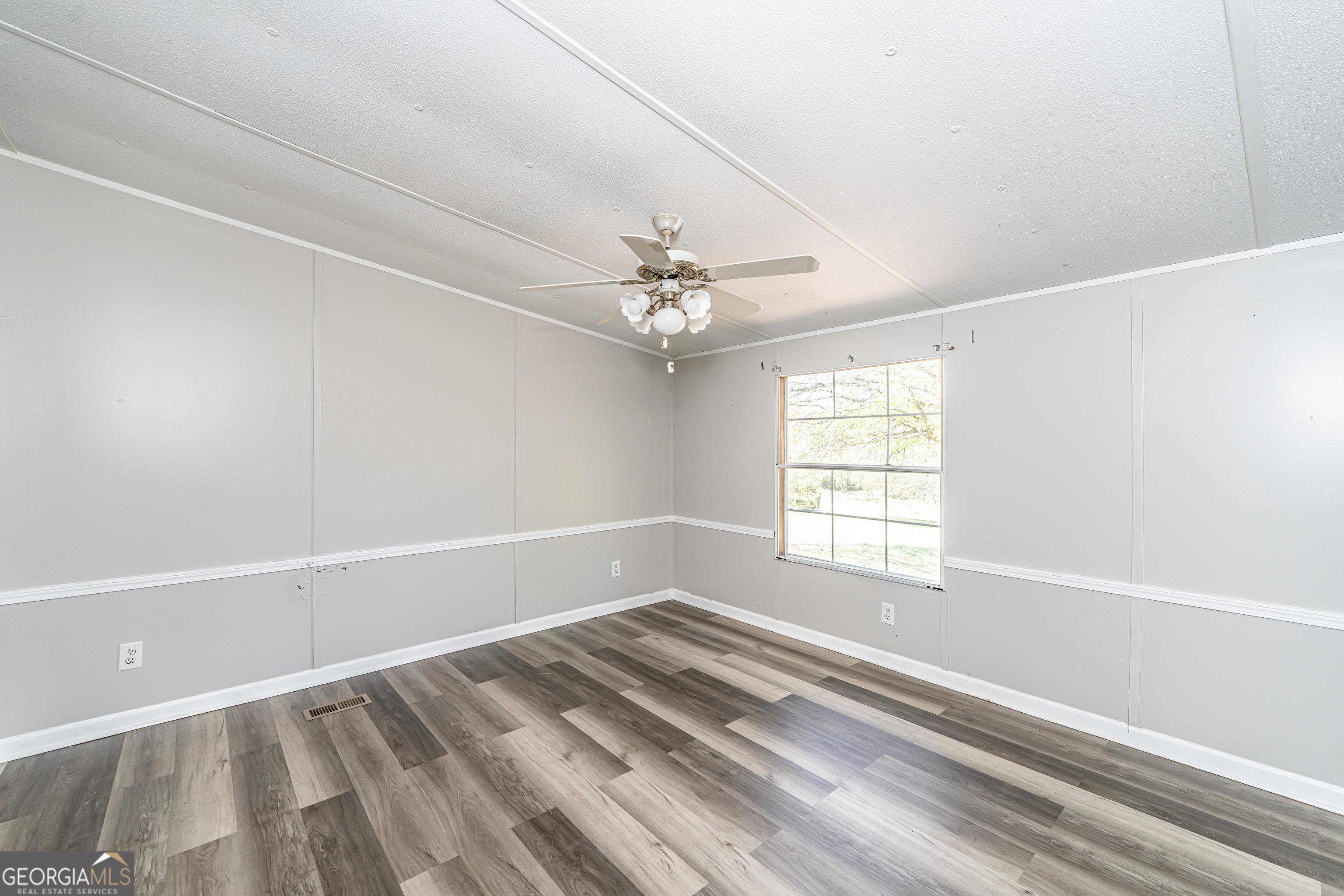 71 Kirk Road NW White GA 30184
