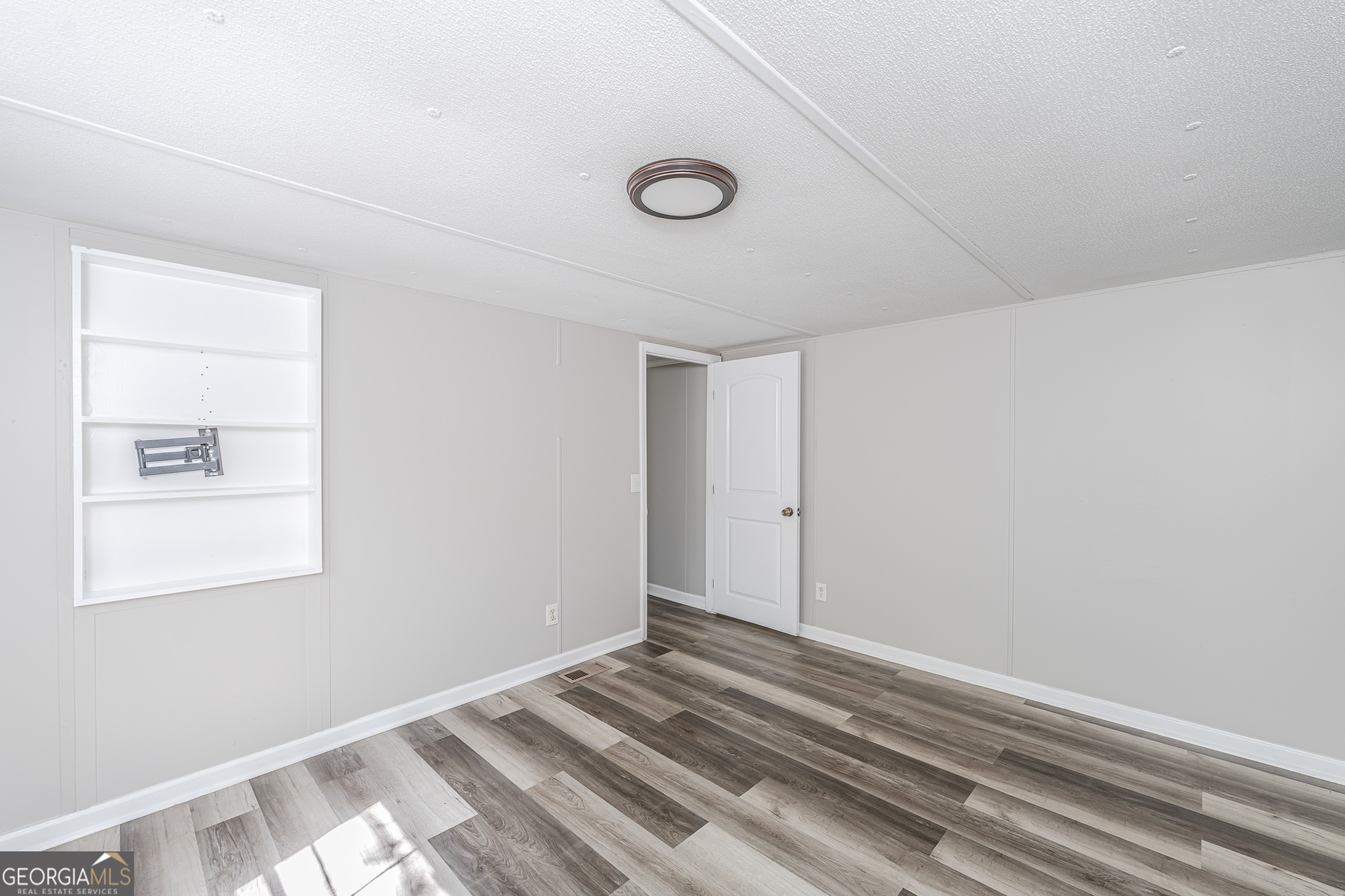 71 Kirk Road NW White GA 30184