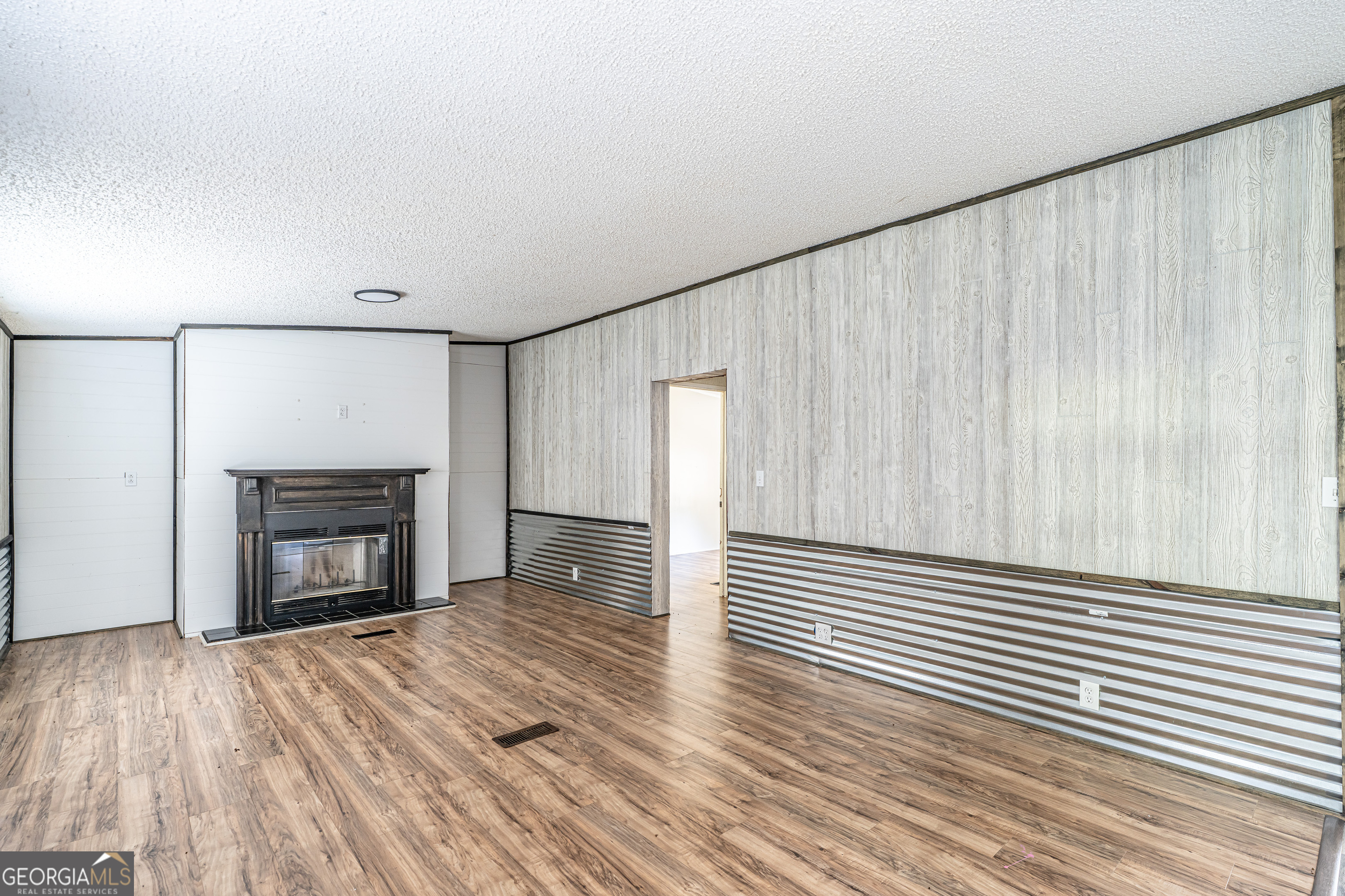 71 Kirk Road NW White GA 30184