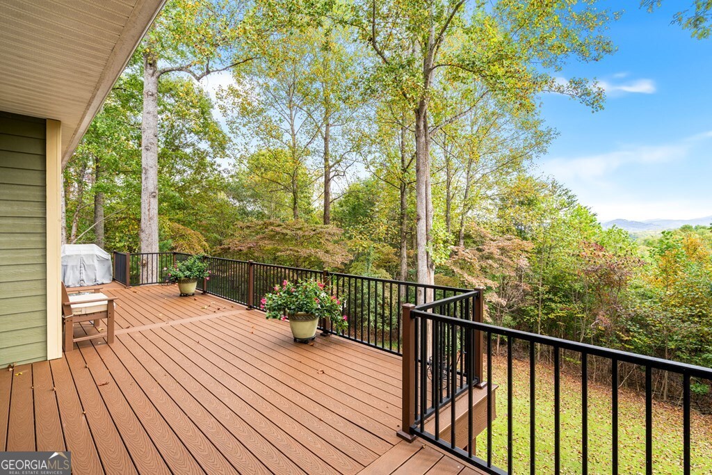 82 Hebron Way Young Harris GA 30582