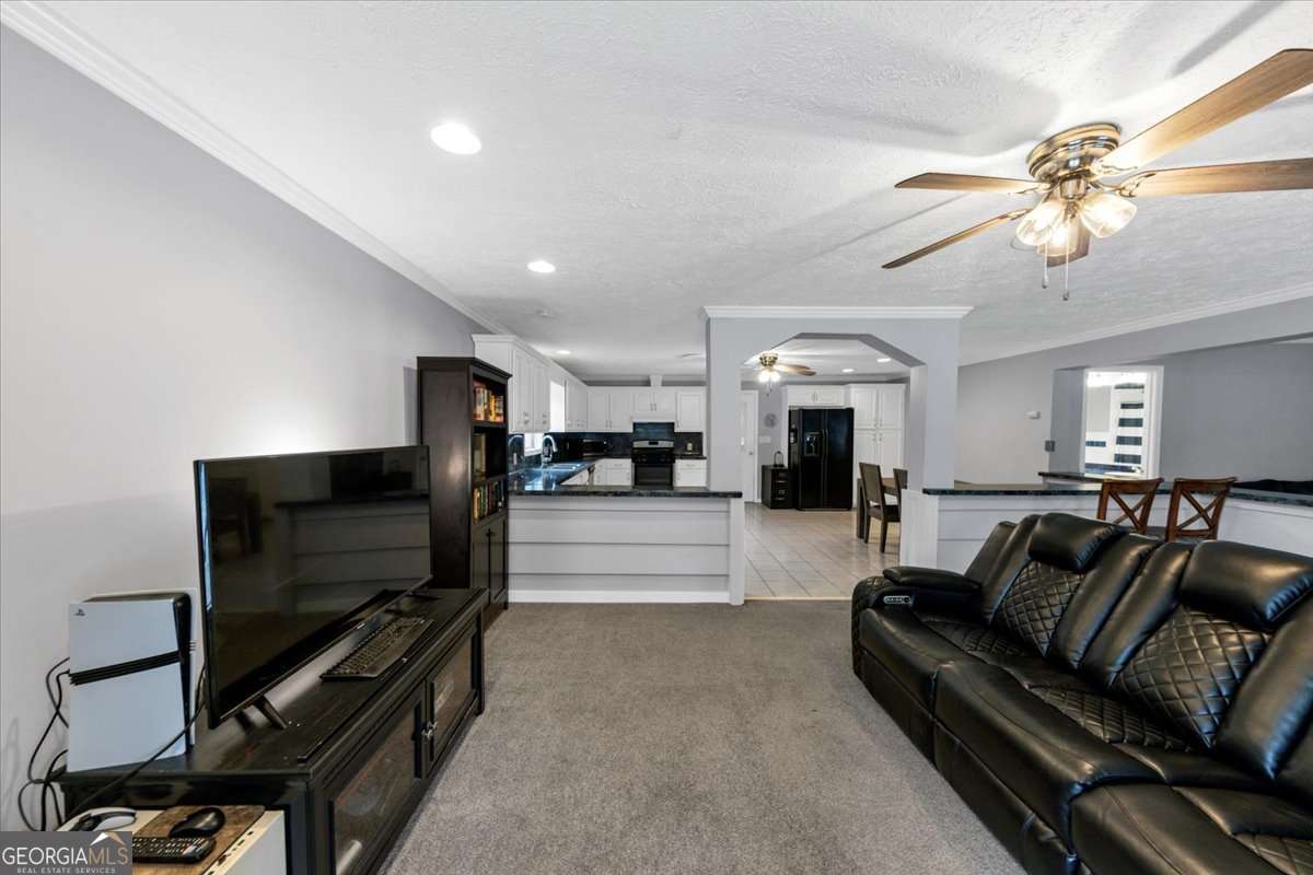 6071 N Main Street SE Acworth GA 30101