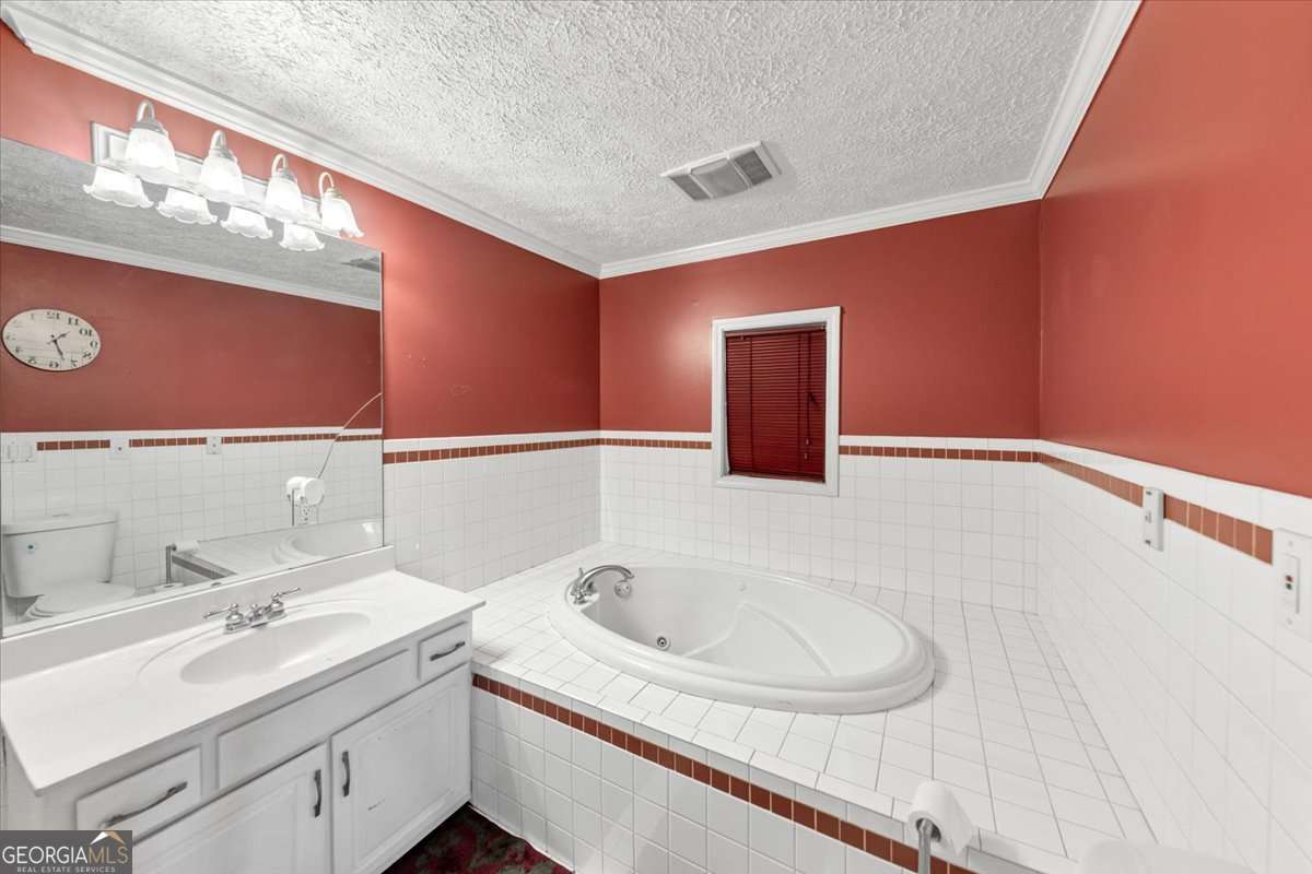 6071 N Main Street SE Acworth GA 30101