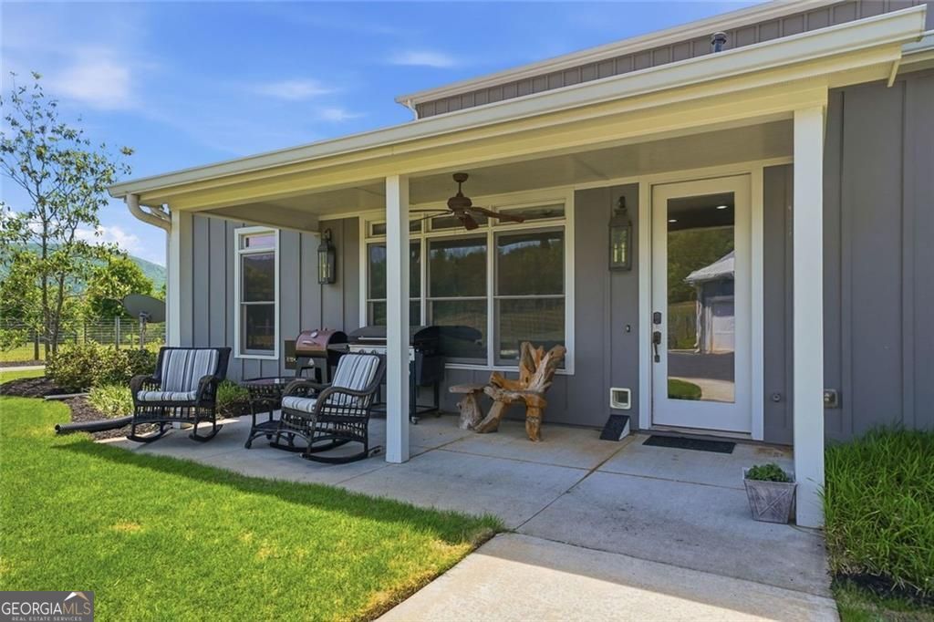 445 E Valley Road NE Rydal GA 30171