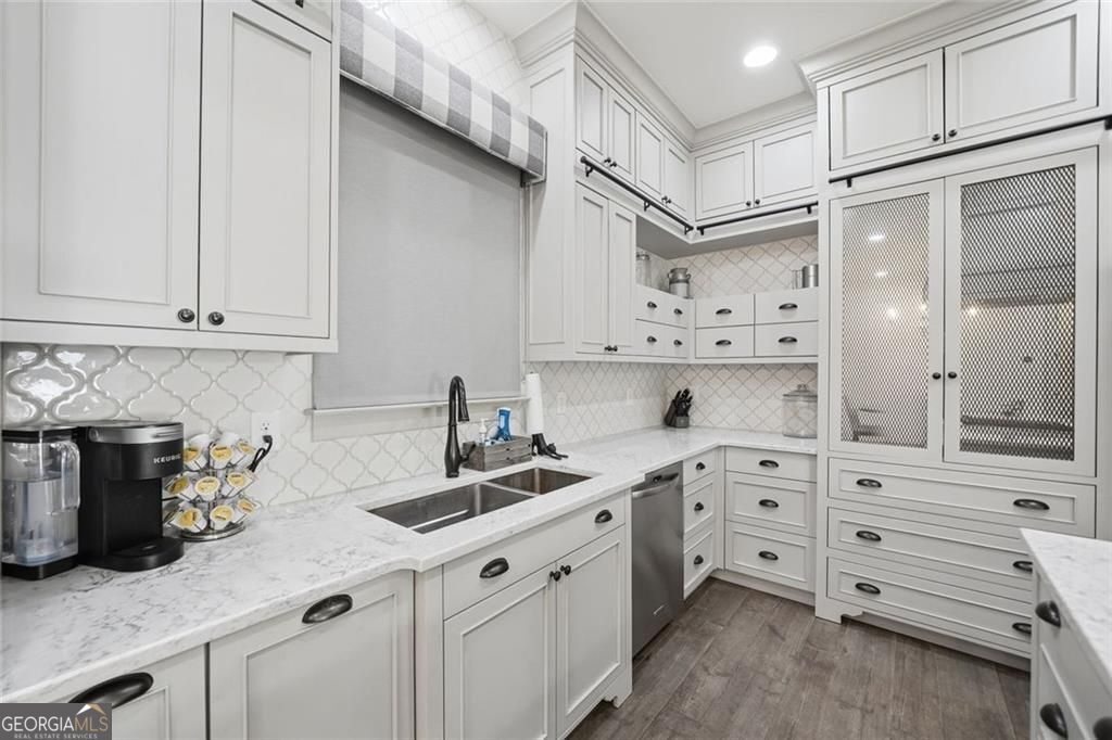 445 E Valley Road NE Rydal GA 30171