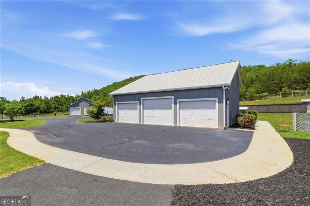 445 E Valley Road NE Rydal GA 30171