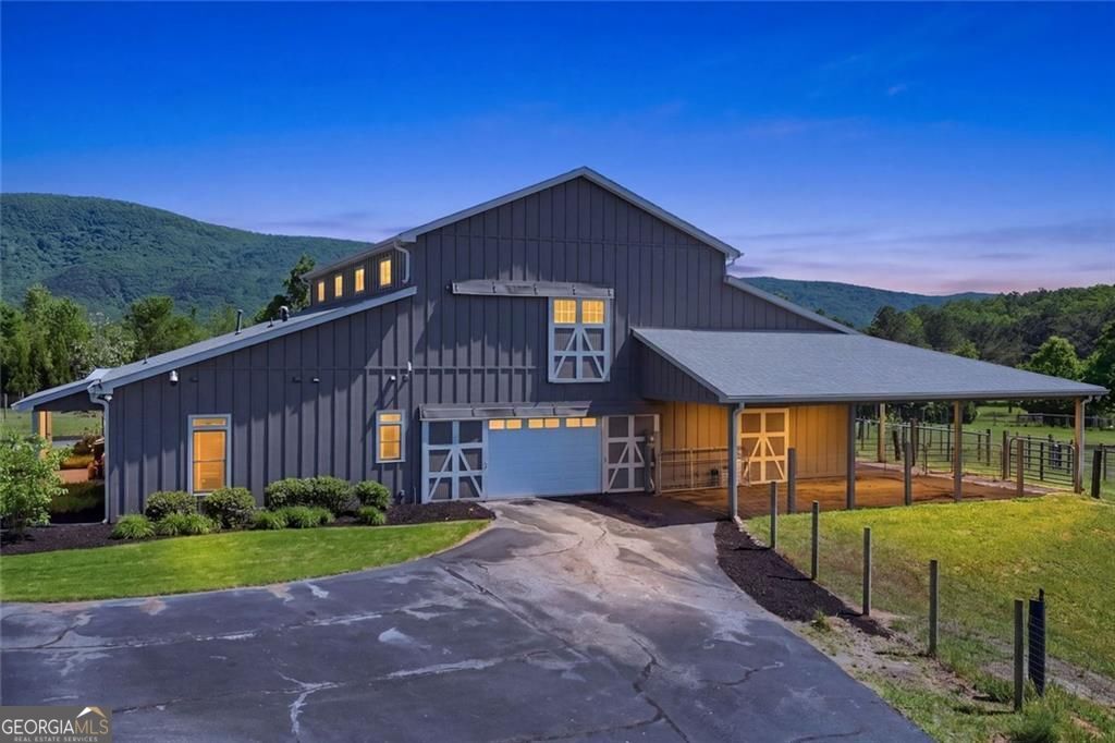 445 E Valley Road NE Rydal GA 30171