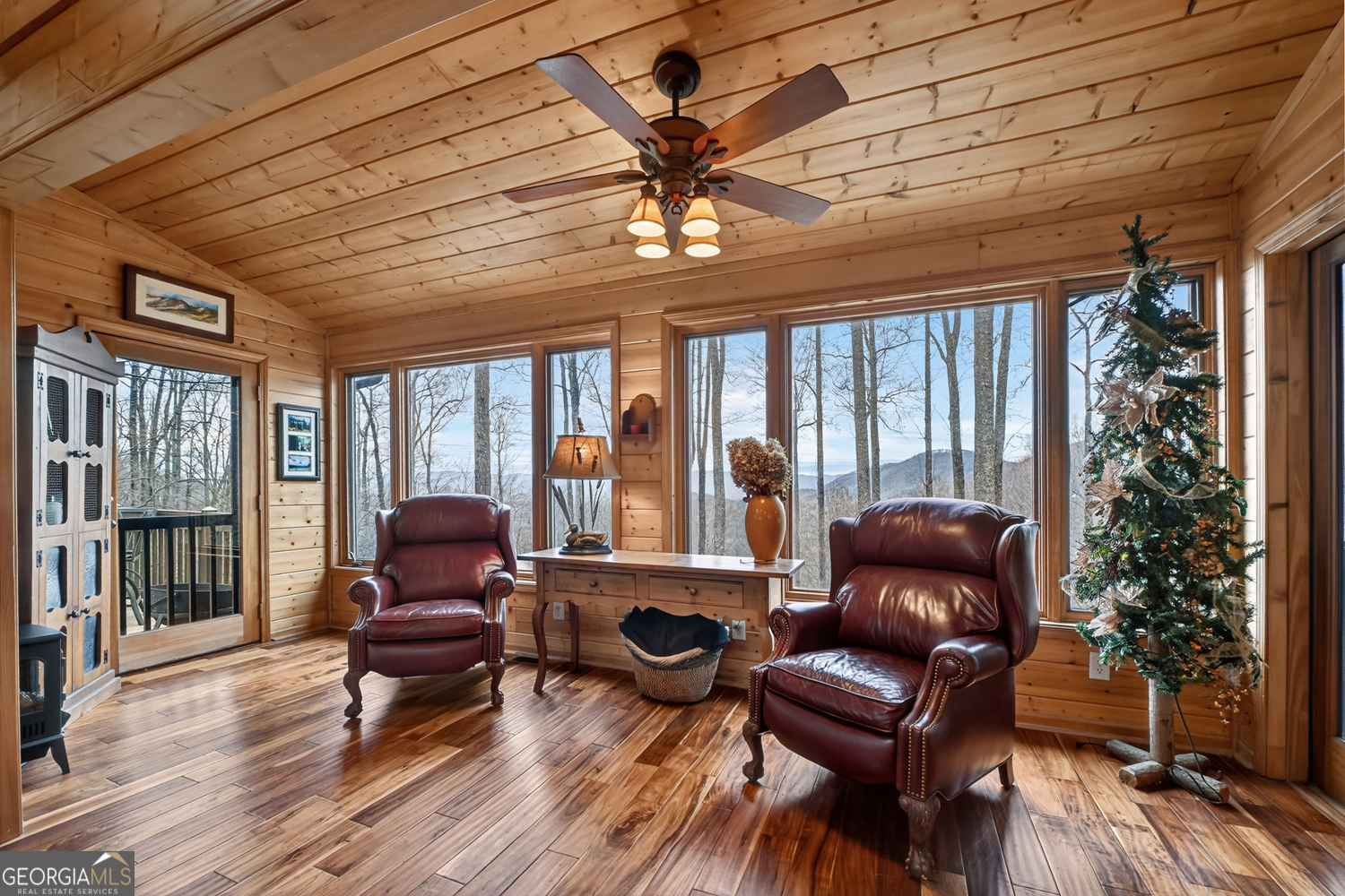 1189 Walnut Ridge Ellijay GA 30536