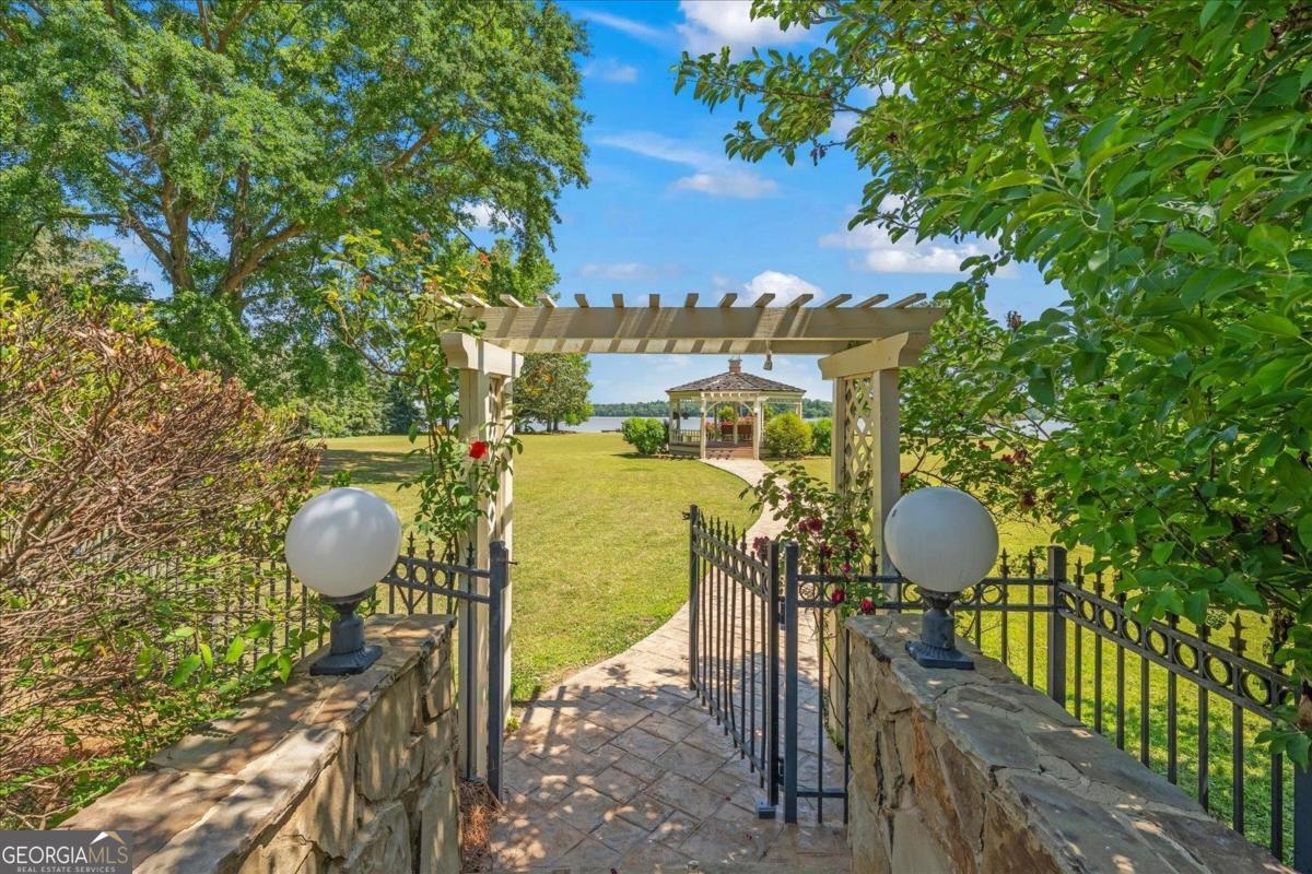 1741 Indian Woods Drive Greensboro GA 30642