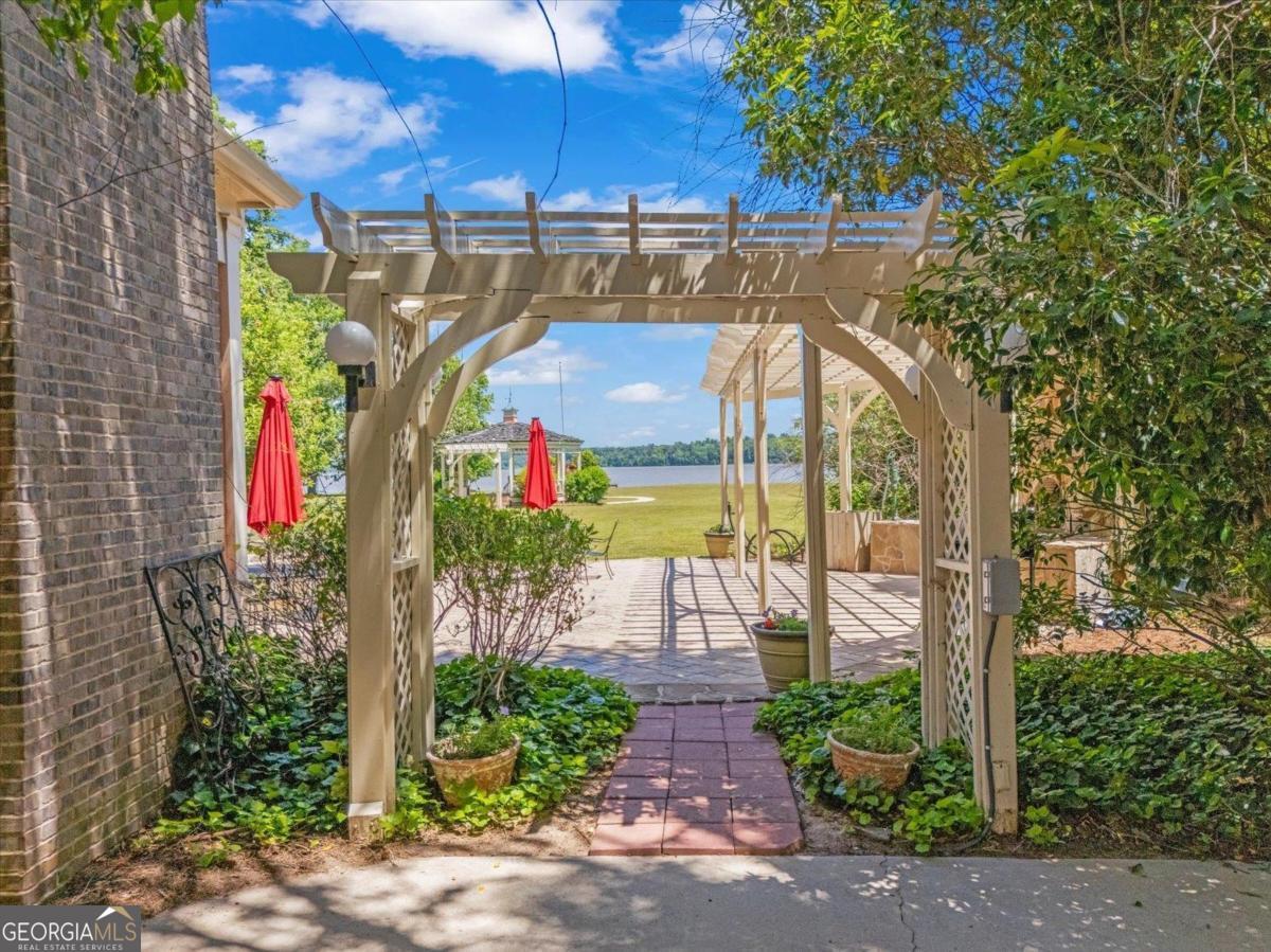 1741 Indian Woods Drive Greensboro GA 30642