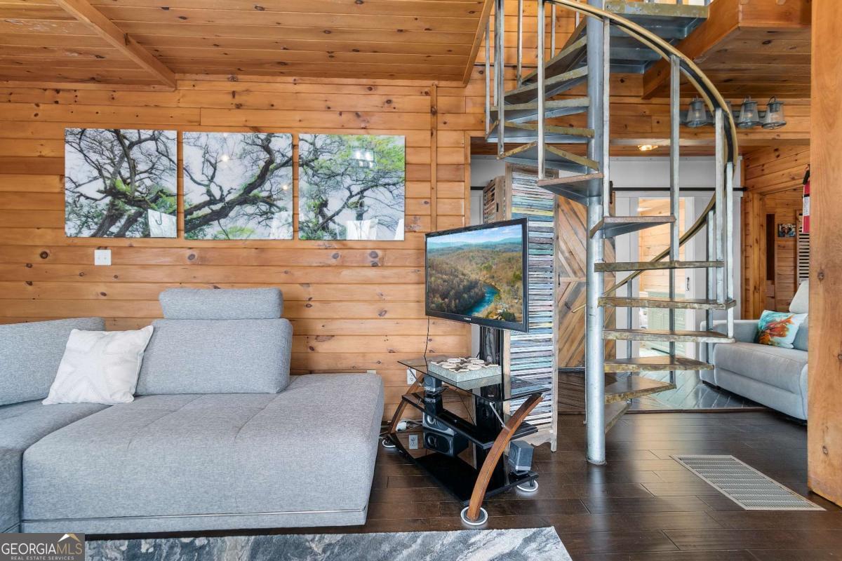 56 Robins Ridge Blue Ridge GA 30513