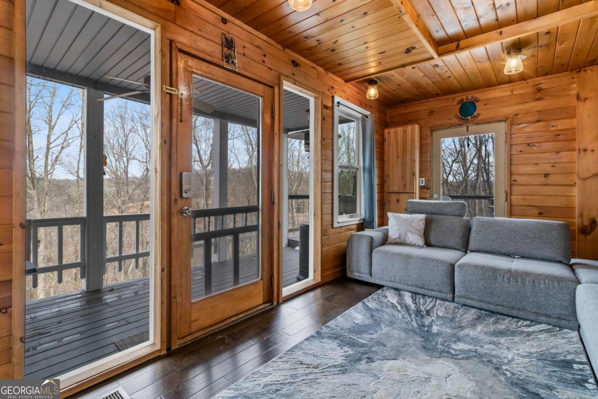 56 Robins Ridge Blue Ridge GA 30513