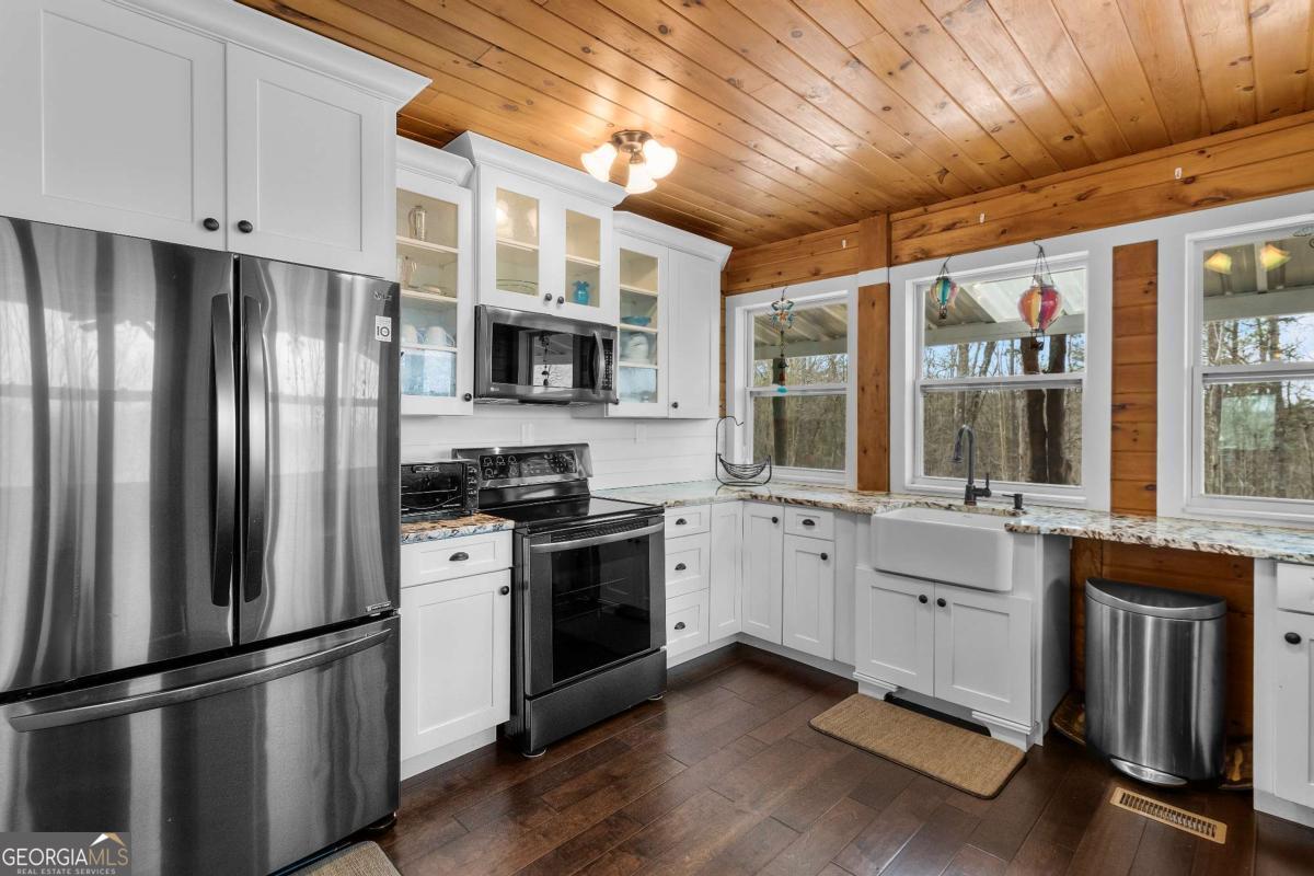 56 Robins Ridge Blue Ridge GA 30513