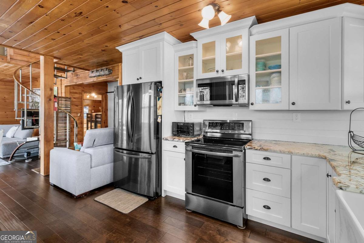 56 Robins Ridge Blue Ridge GA 30513