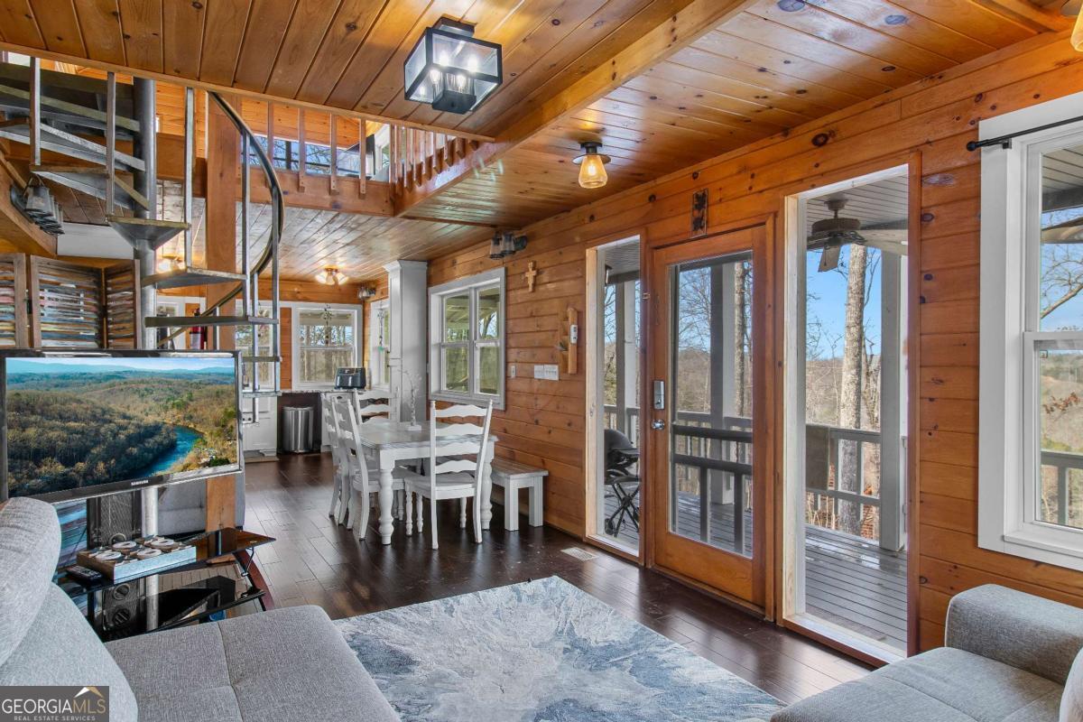 56 Robins Ridge Blue Ridge GA 30513