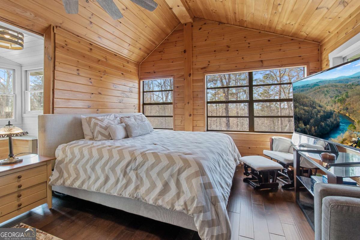 56 Robins Ridge Blue Ridge GA 30513