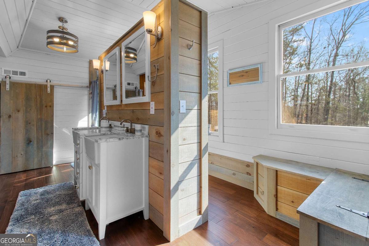 56 Robins Ridge Blue Ridge GA 30513