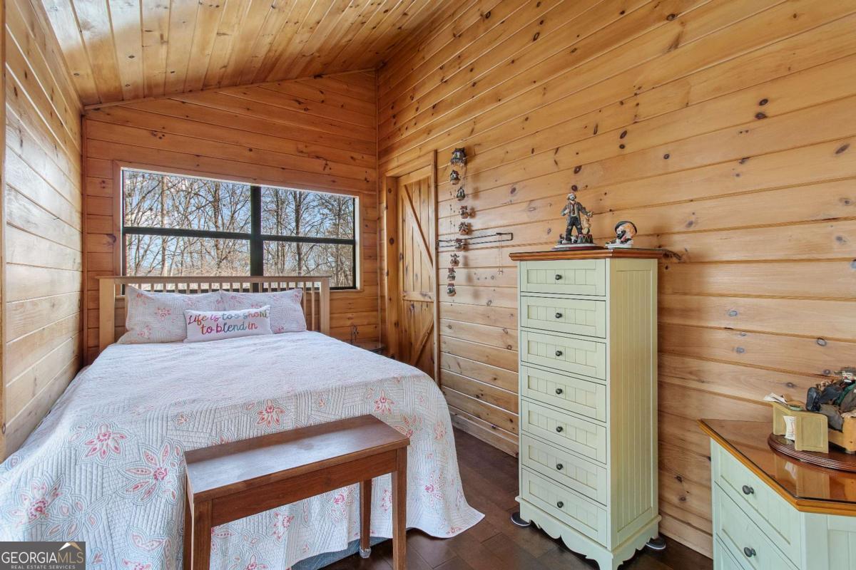 56 Robins Ridge Blue Ridge GA 30513