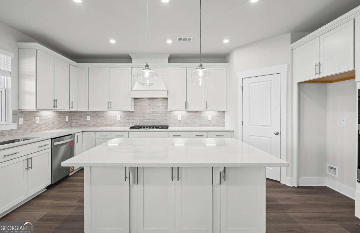 363 Aidens Bluff Hoschton GA 30548