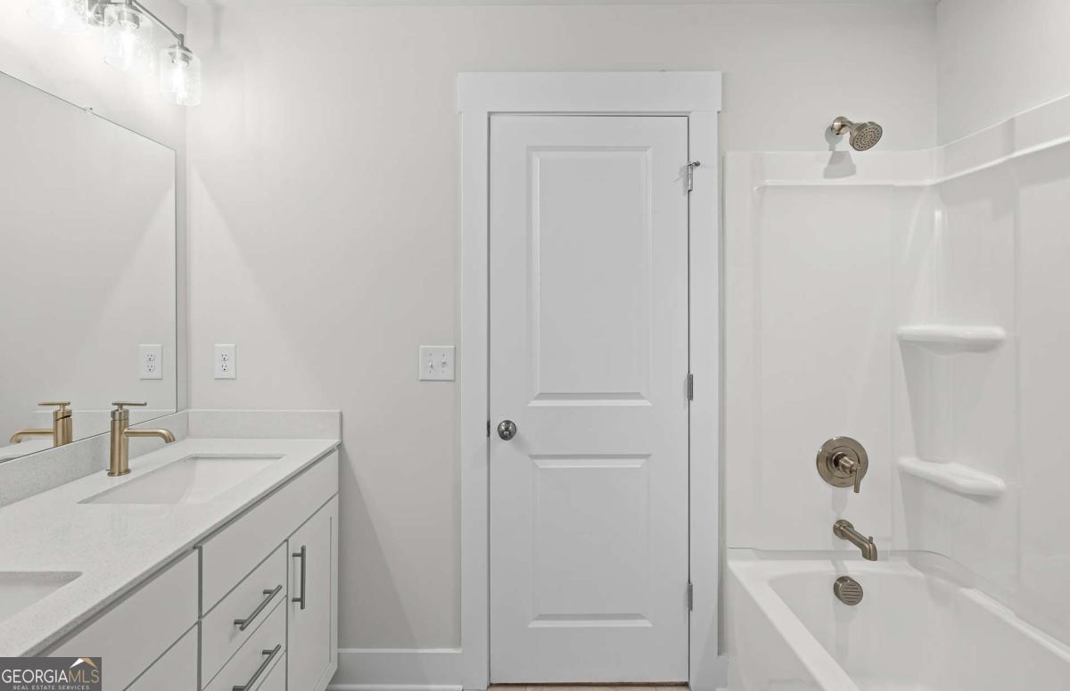 363 Aidens Bluff Hoschton GA 30548