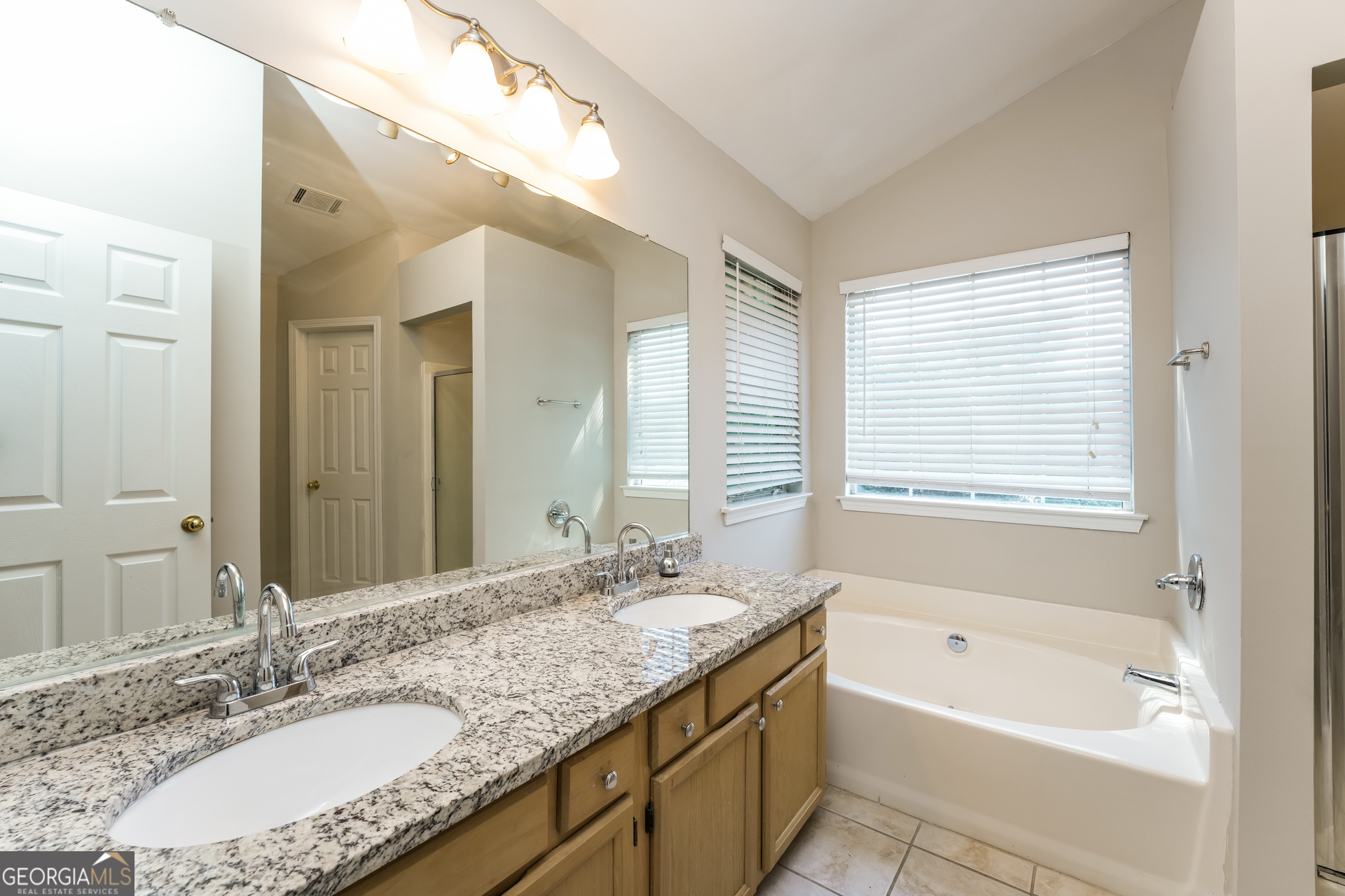 2740 Tradd Court Snellville GA 30039