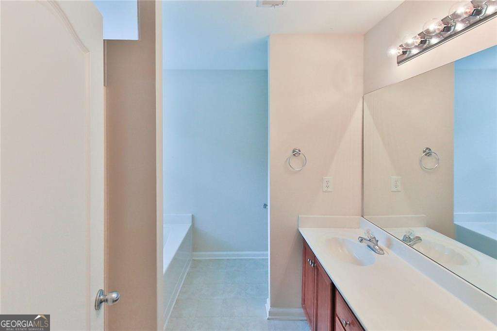 893 Port West Drive Auburn GA 30011