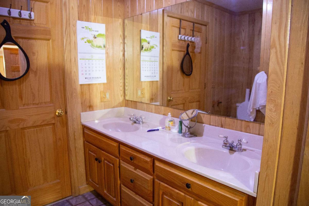 5495 Cross Road Broxton GA 31519