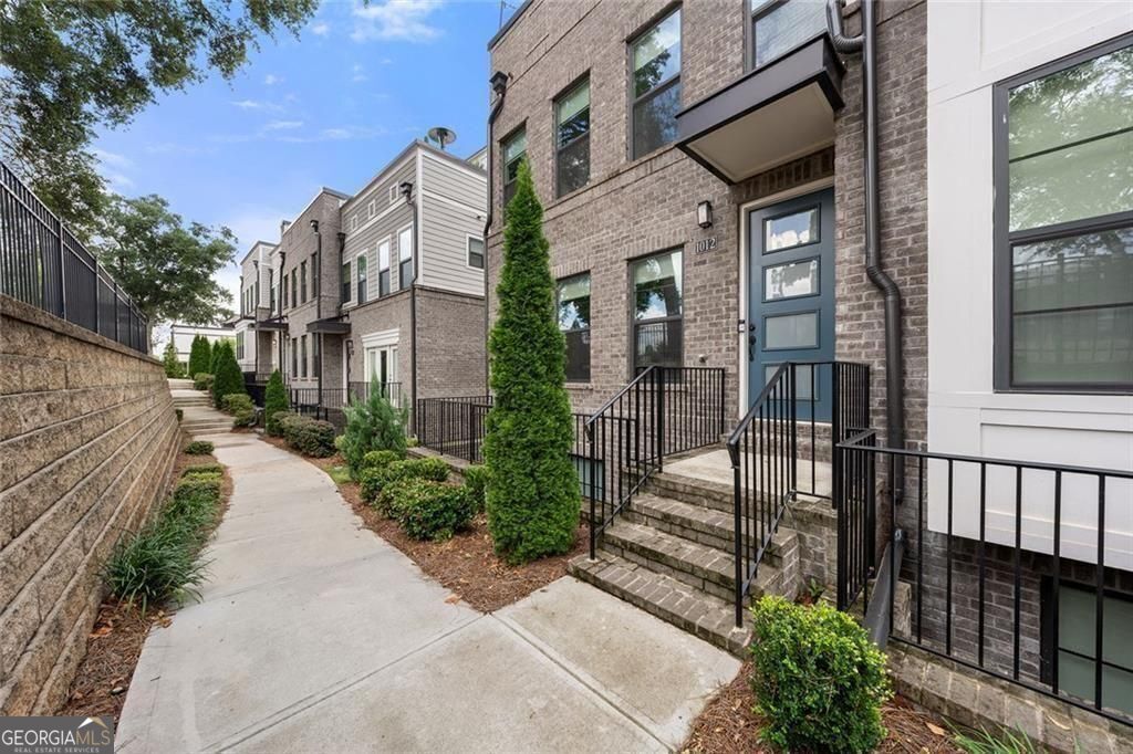 1012 Burnside Lane NW Atlanta GA 30318