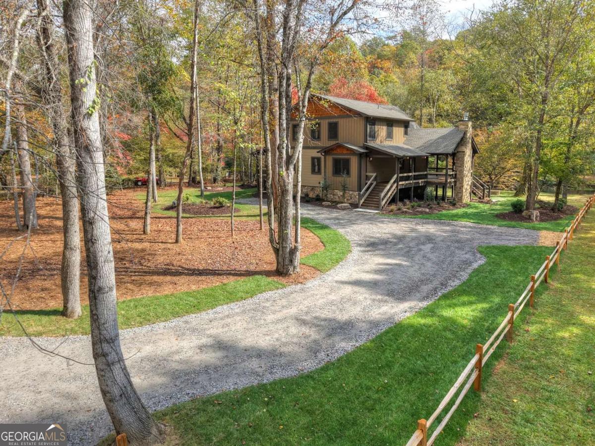 577 Blackberry Mineral Bluff GA 30559