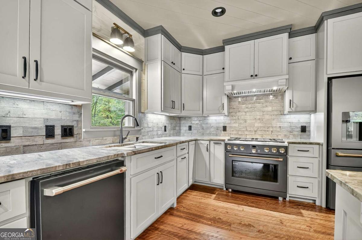 577 Blackberry Mineral Bluff GA 30559