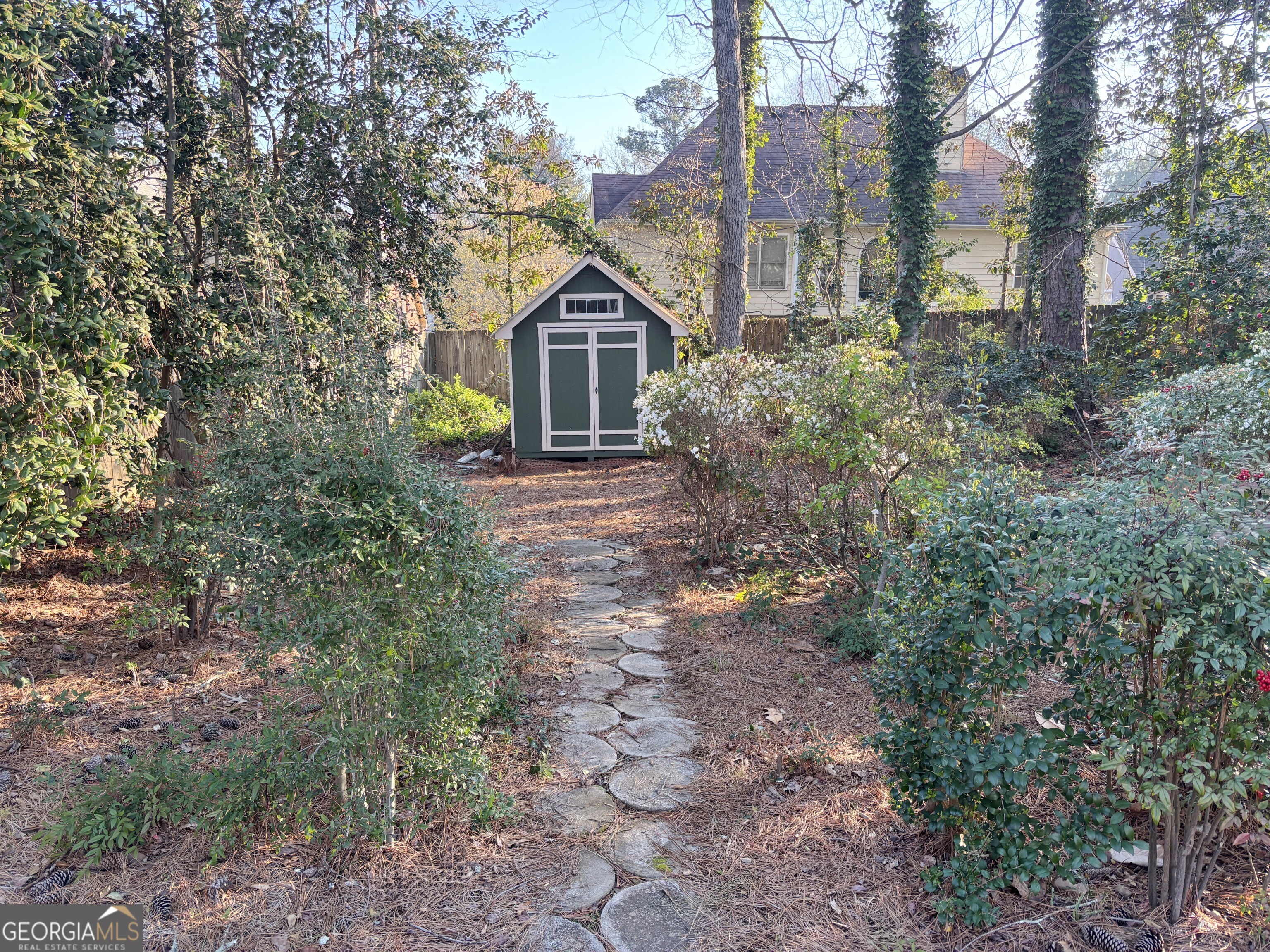 105 Lazy Laurel Chase Roswell GA 30076