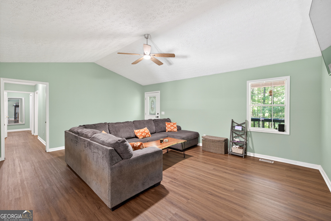 386 Ridgewood Drive Pendergrass GA 30567