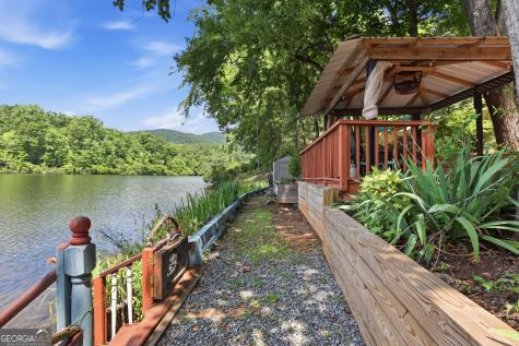 1049 Mountain Shadows Drive Cleveland GA 30528