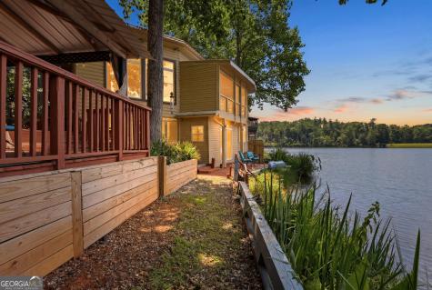 1049 Mountain Shadows Drive Cleveland GA 30528