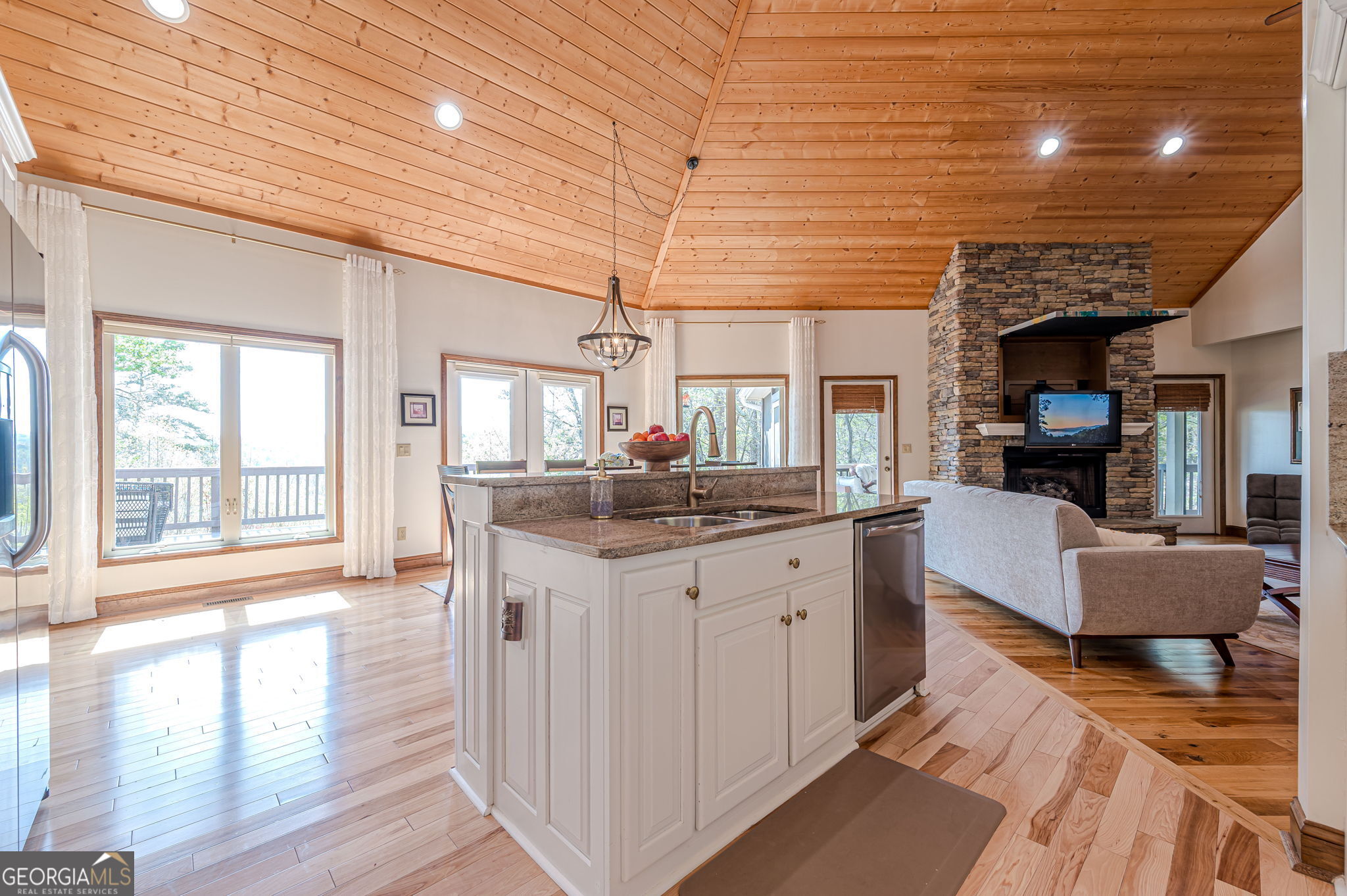 326 Garfield Drive Ellijay GA 30540