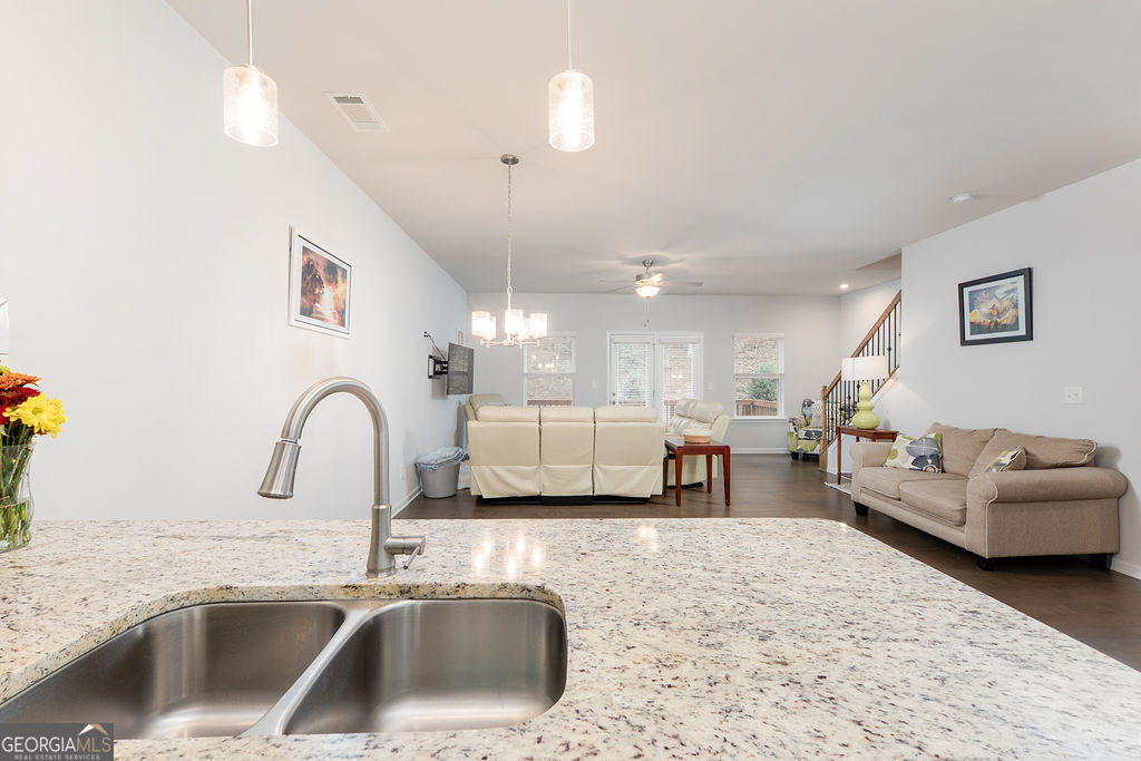 2527 Hedgeway Circle Kennesaw GA 30144