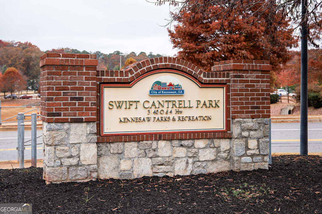 2527 Hedgeway Circle Kennesaw GA 30144