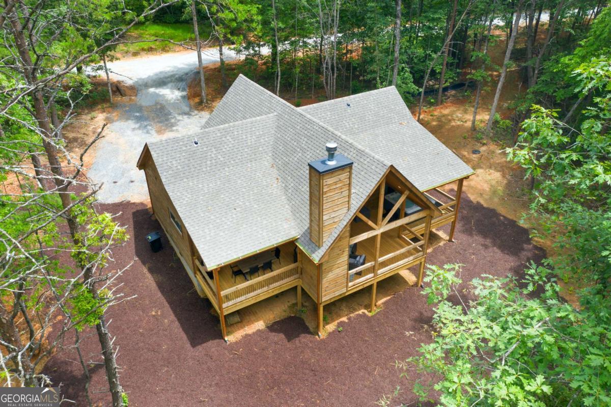 1074 Lees Ride Mccaysville GA 30555