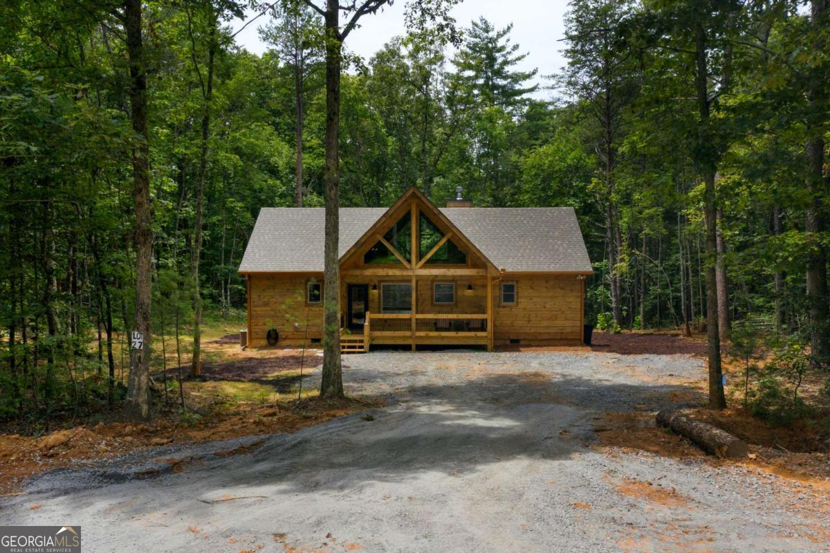 1074 Lees Ride Mccaysville GA 30555