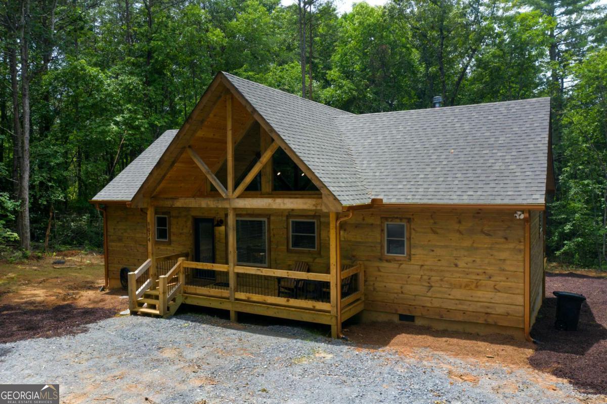 1074 Lees Ride Mccaysville GA 30555